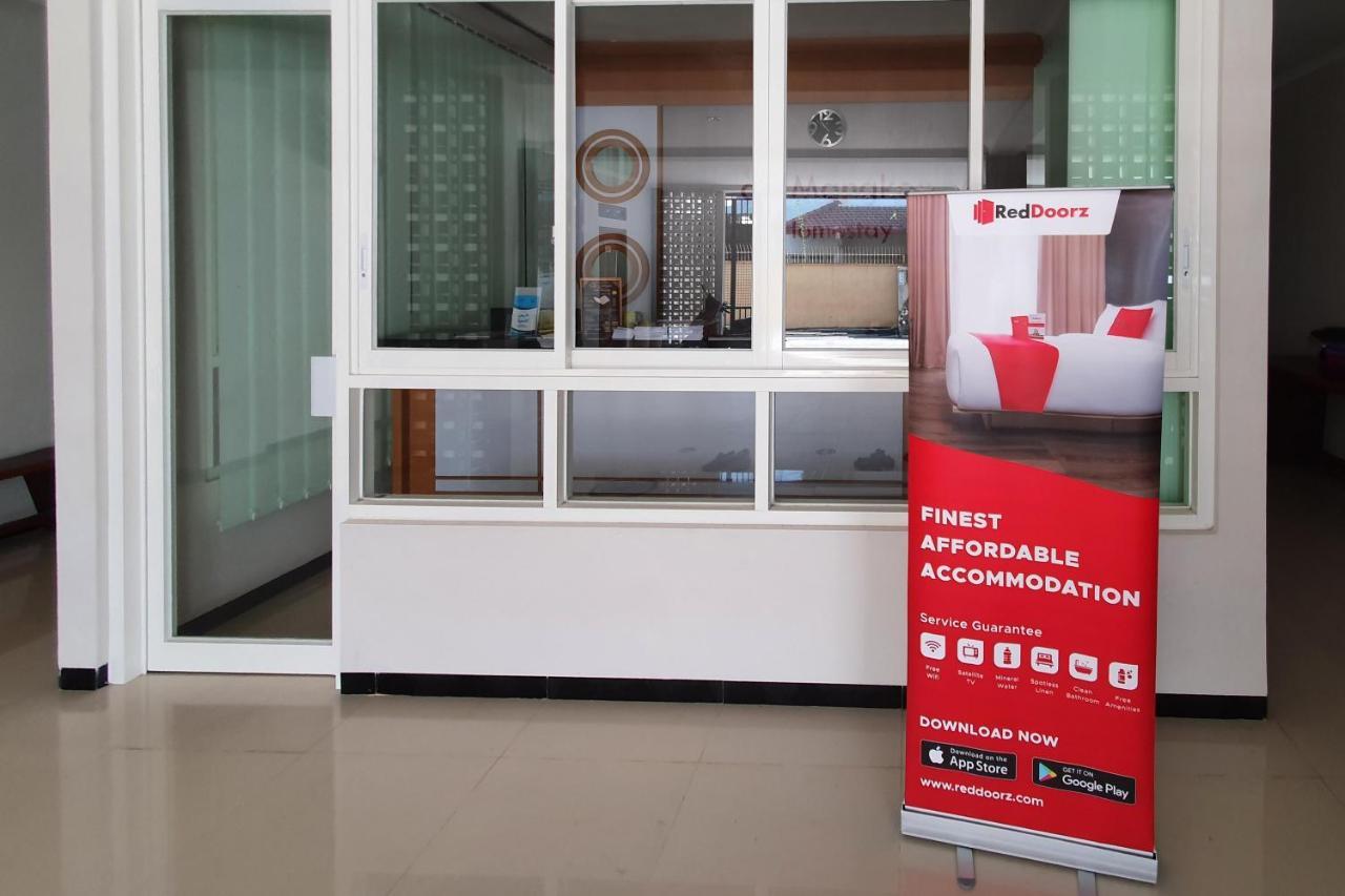 Reddoorz Syariah Near Solo Paragon Mall 2 Bonorejo Exterior foto