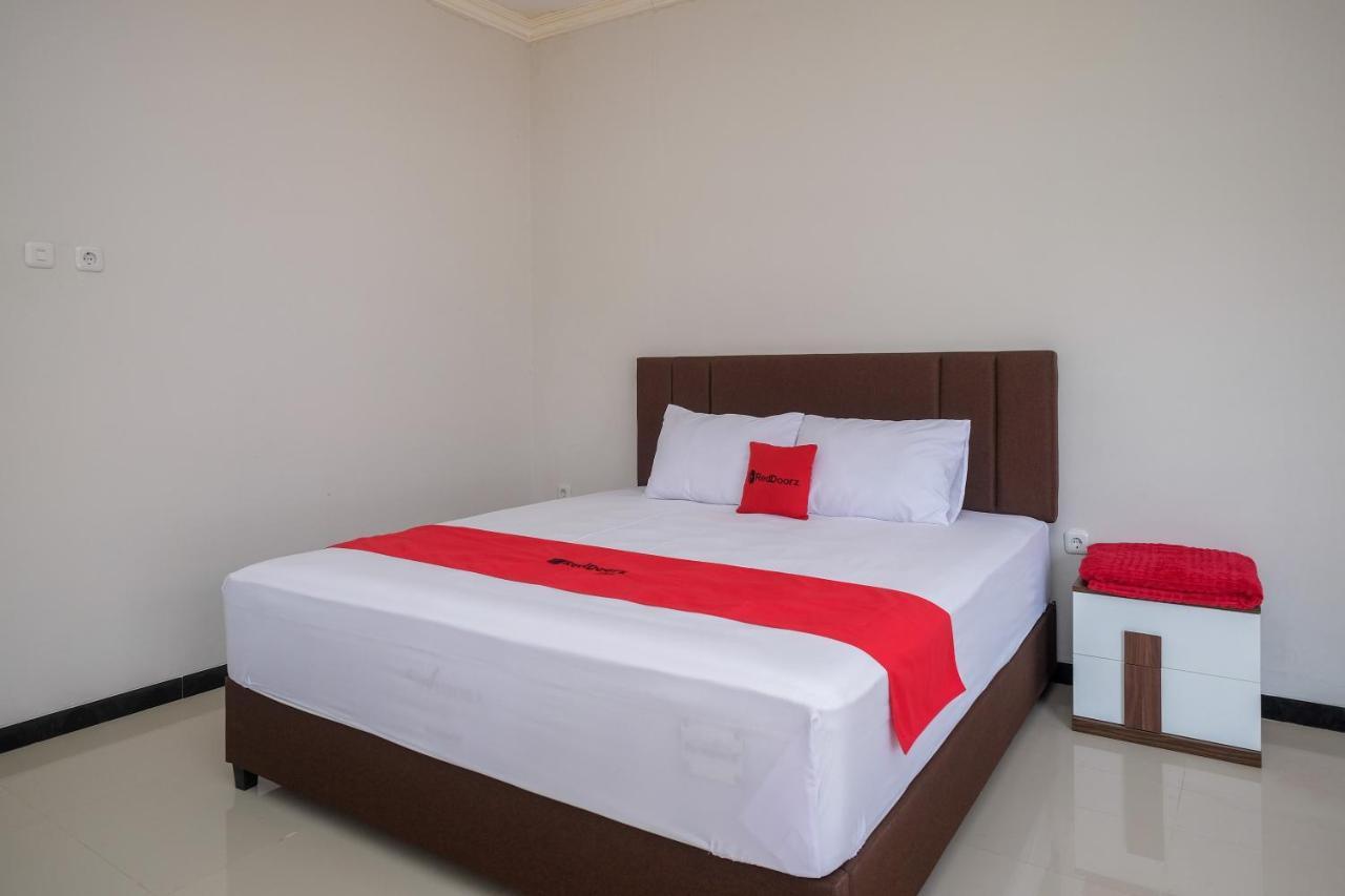 Reddoorz Syariah Near Solo Paragon Mall 2 Bonorejo Exterior foto