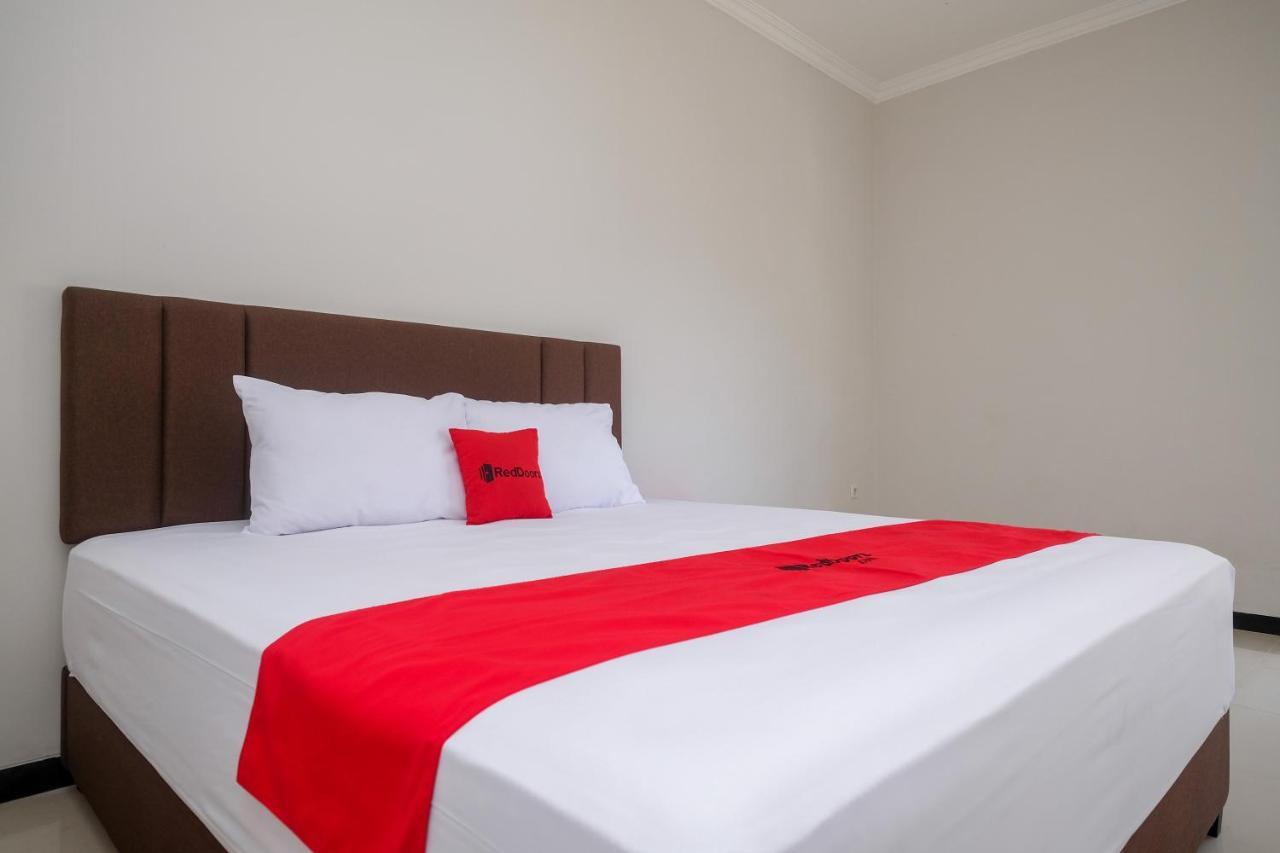 Reddoorz Syariah Near Solo Paragon Mall 2 Bonorejo Exterior foto
